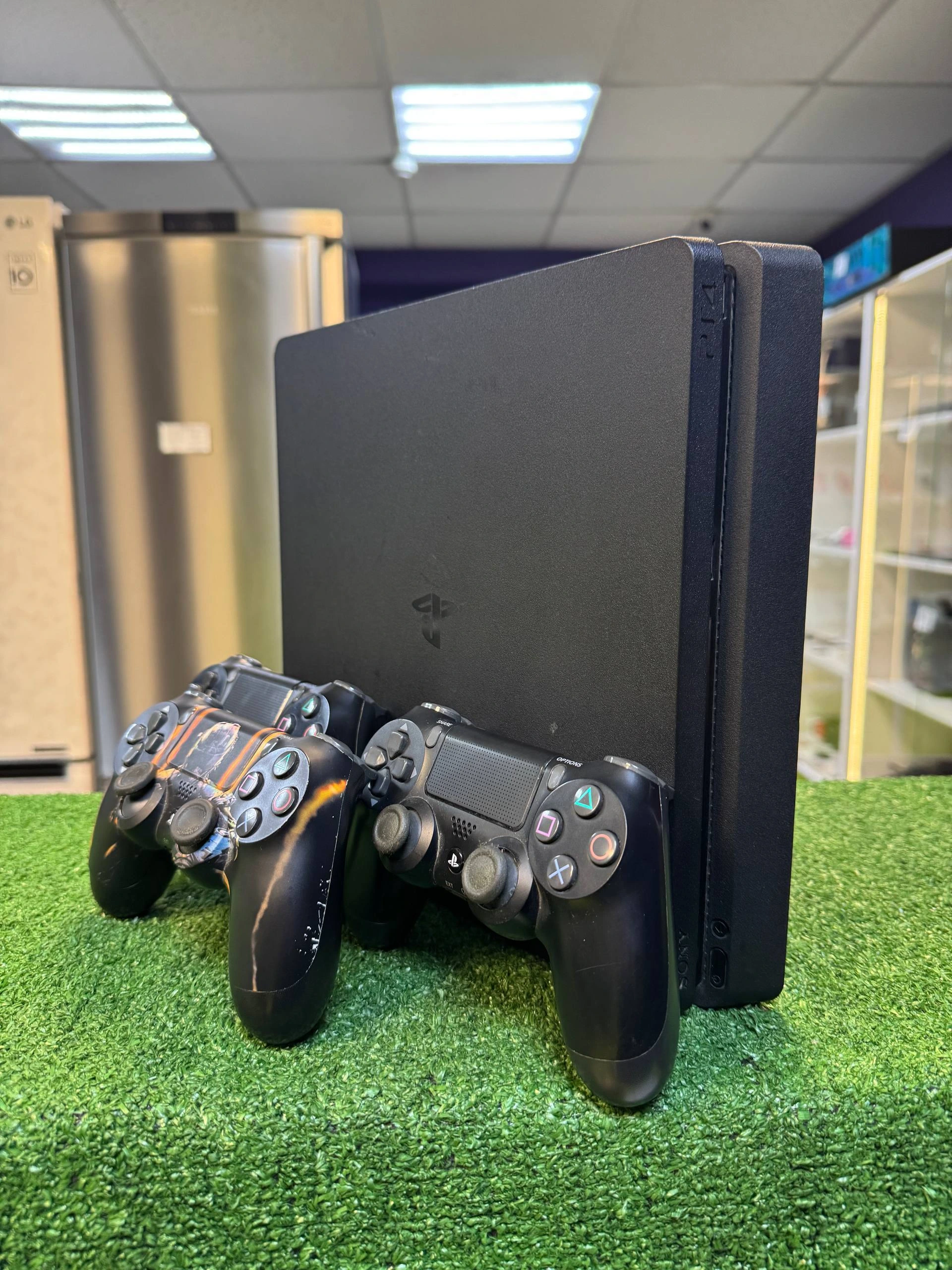 Игровая приставка Sony PlayStation 4 Slim 1000 ГБ