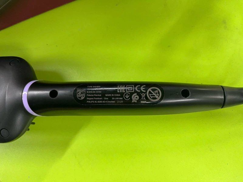 Расческа-выпрямитель Philips BHH880/00