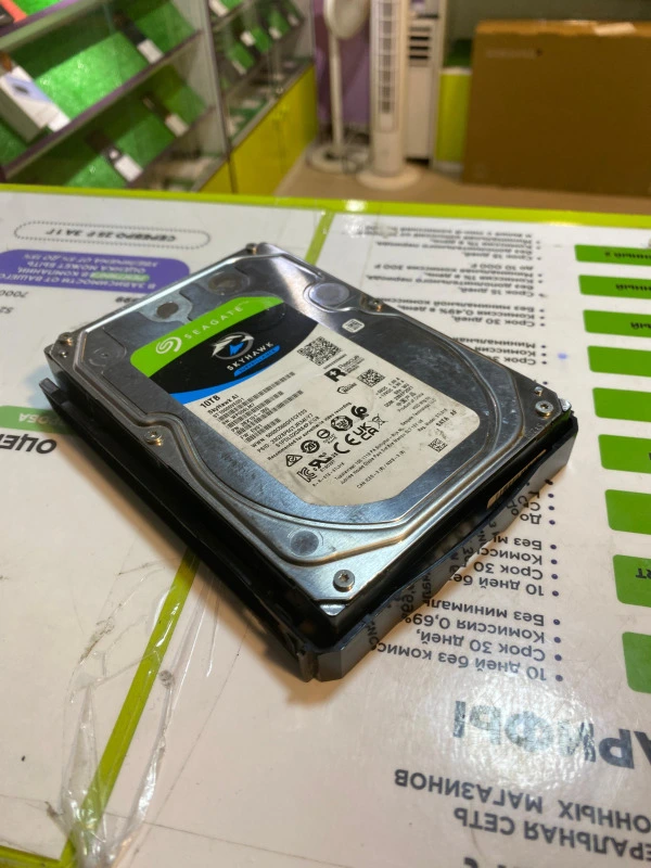 10 ТБ Жесткий диск Seagate SkyHawk AI [ST10000VE001]