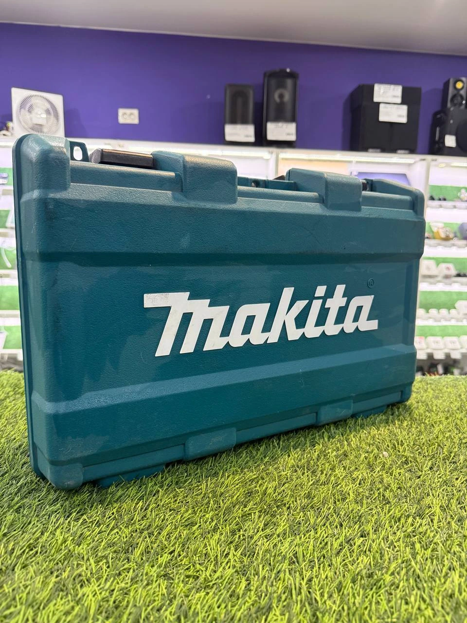 Перфоратор MAKITA DHR165