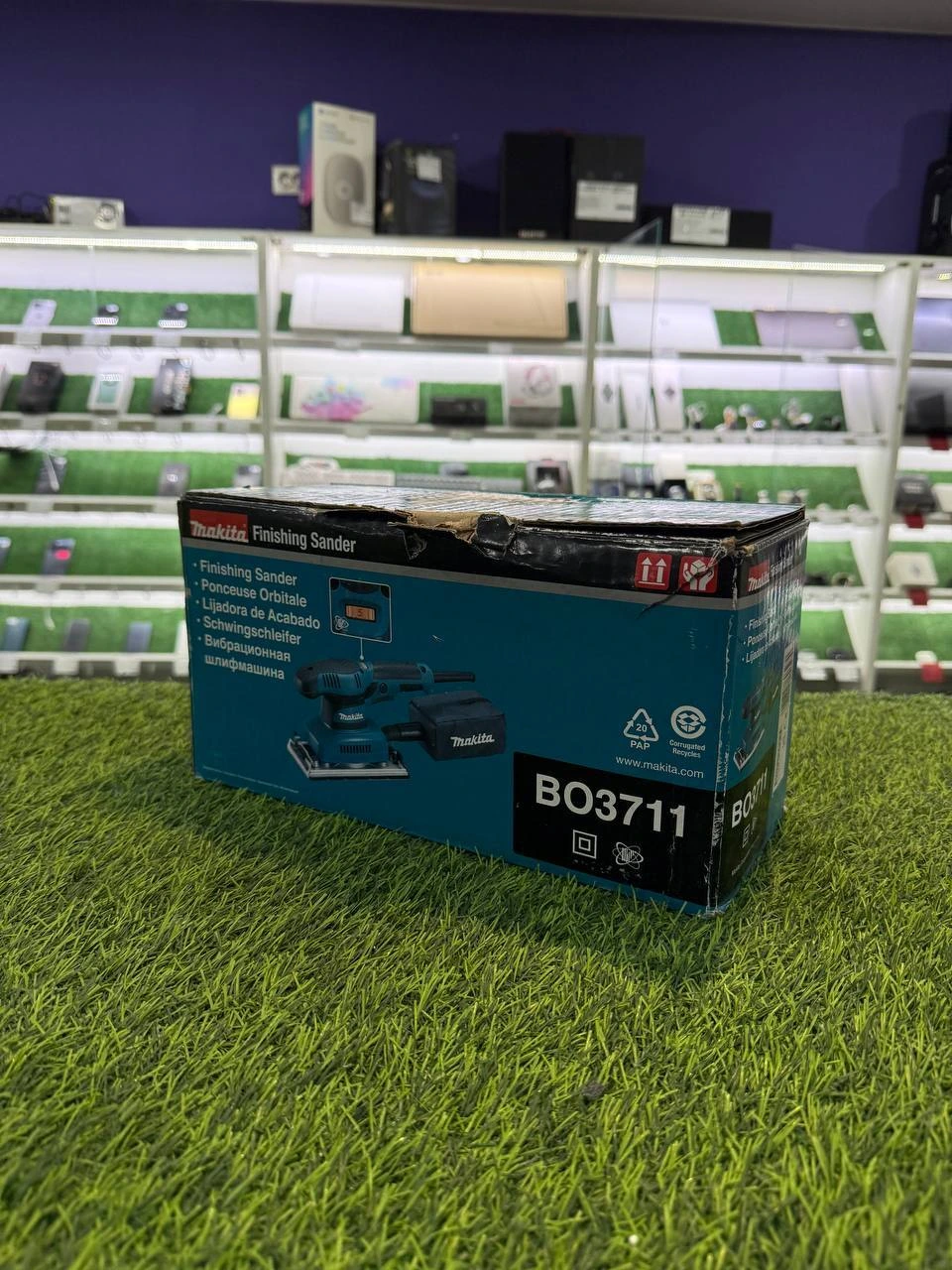 Вибрационная шлифмашина Makita BO3711