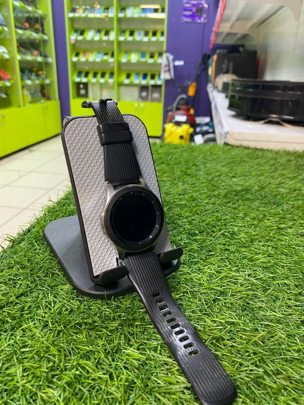 Smsung galaxy watch sm- r 800