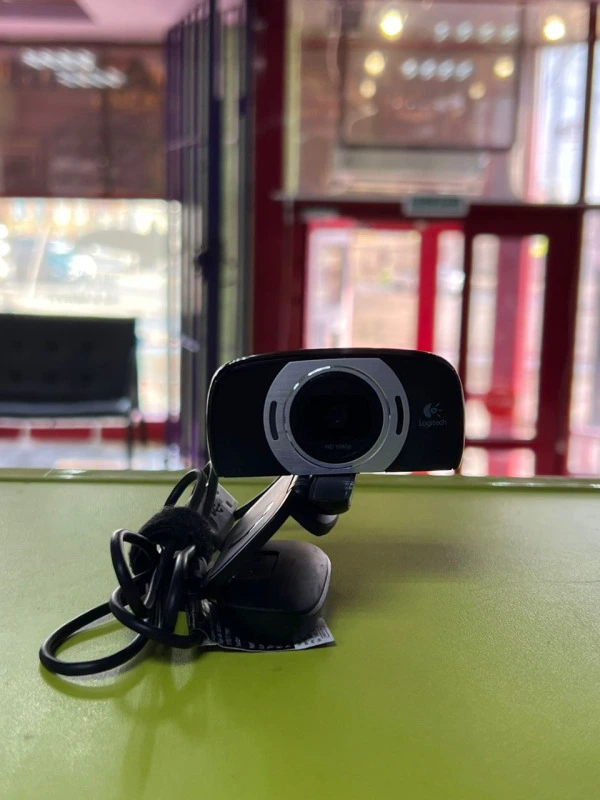 Веб-камера Logitech HD Webcam C615, черный**