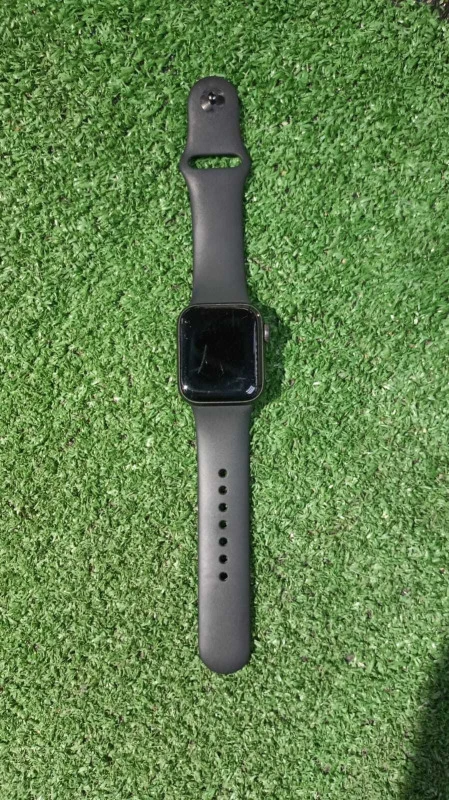 watch SE 40мм