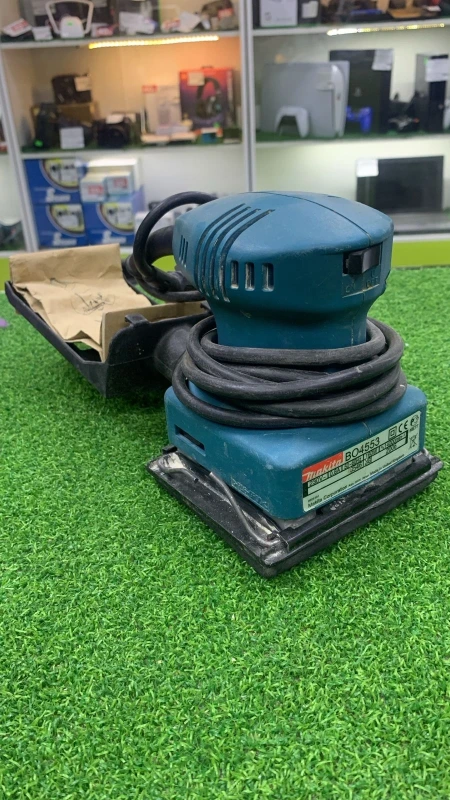 Вибрационная шлифмашина Makita BO4553
