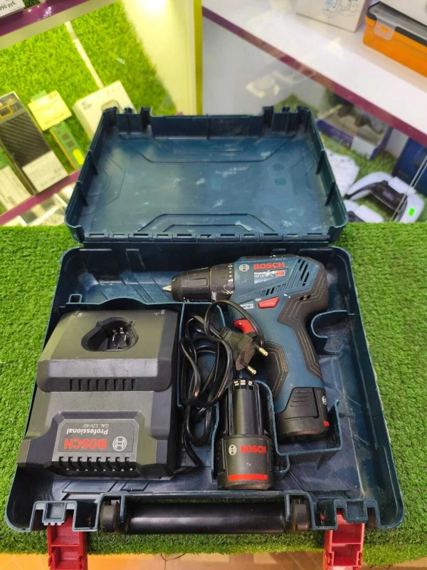 Дрель-шуруповерт Bosch GSR 12V-30