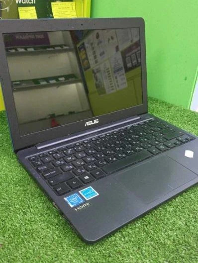 Нетбук ASUS laptop e203ma