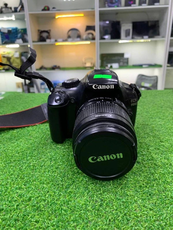 Зеркальный фотоаппарат Canon EOS 1100D DS126291