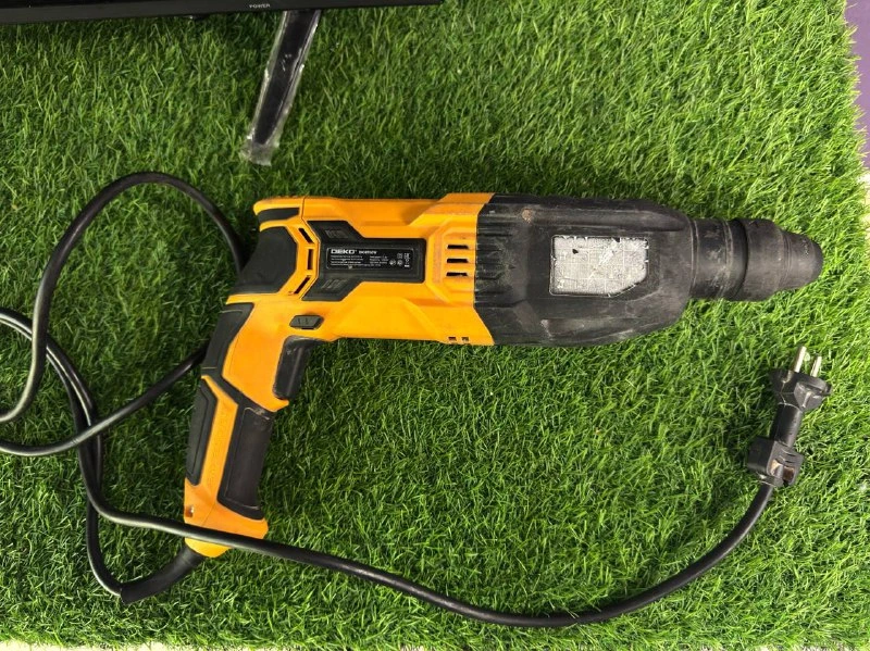 Перфоратор DEKO DKH950W