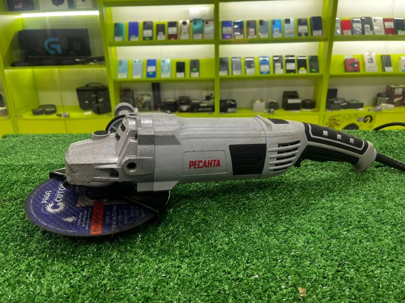 Углошлифовальная машина Ресанта УШМ-180/1800