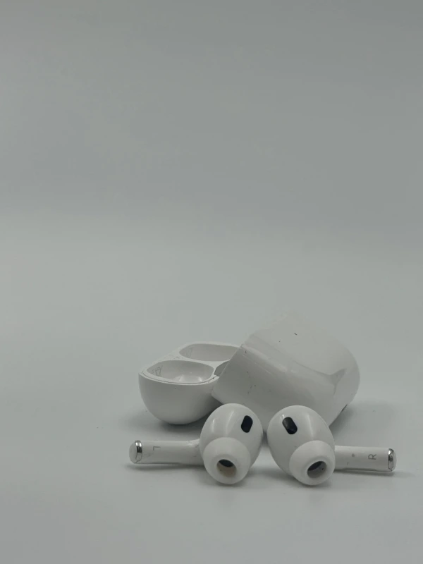 Наушники AirPods (2‑го поколения)***