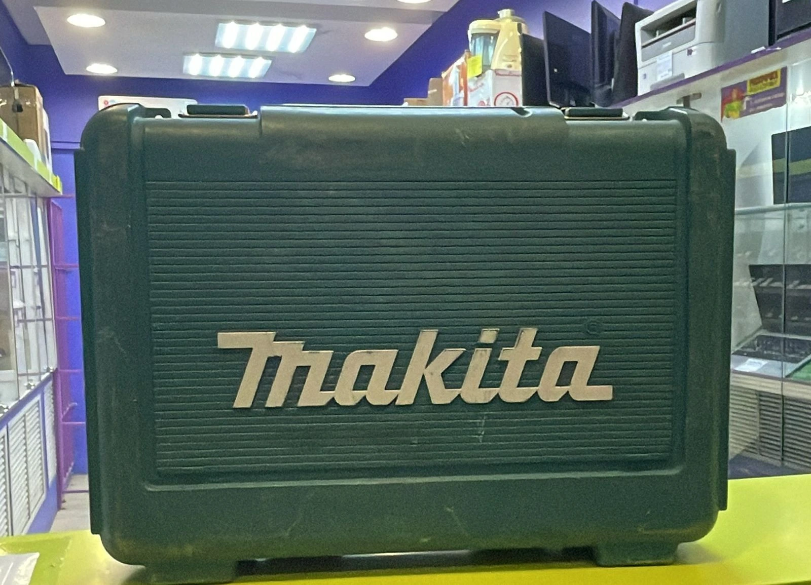 Шуруповерт Makita 6271d