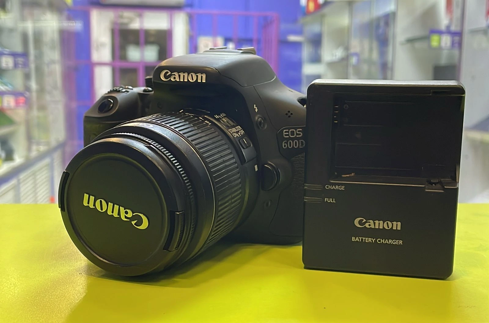 Canon DS126311