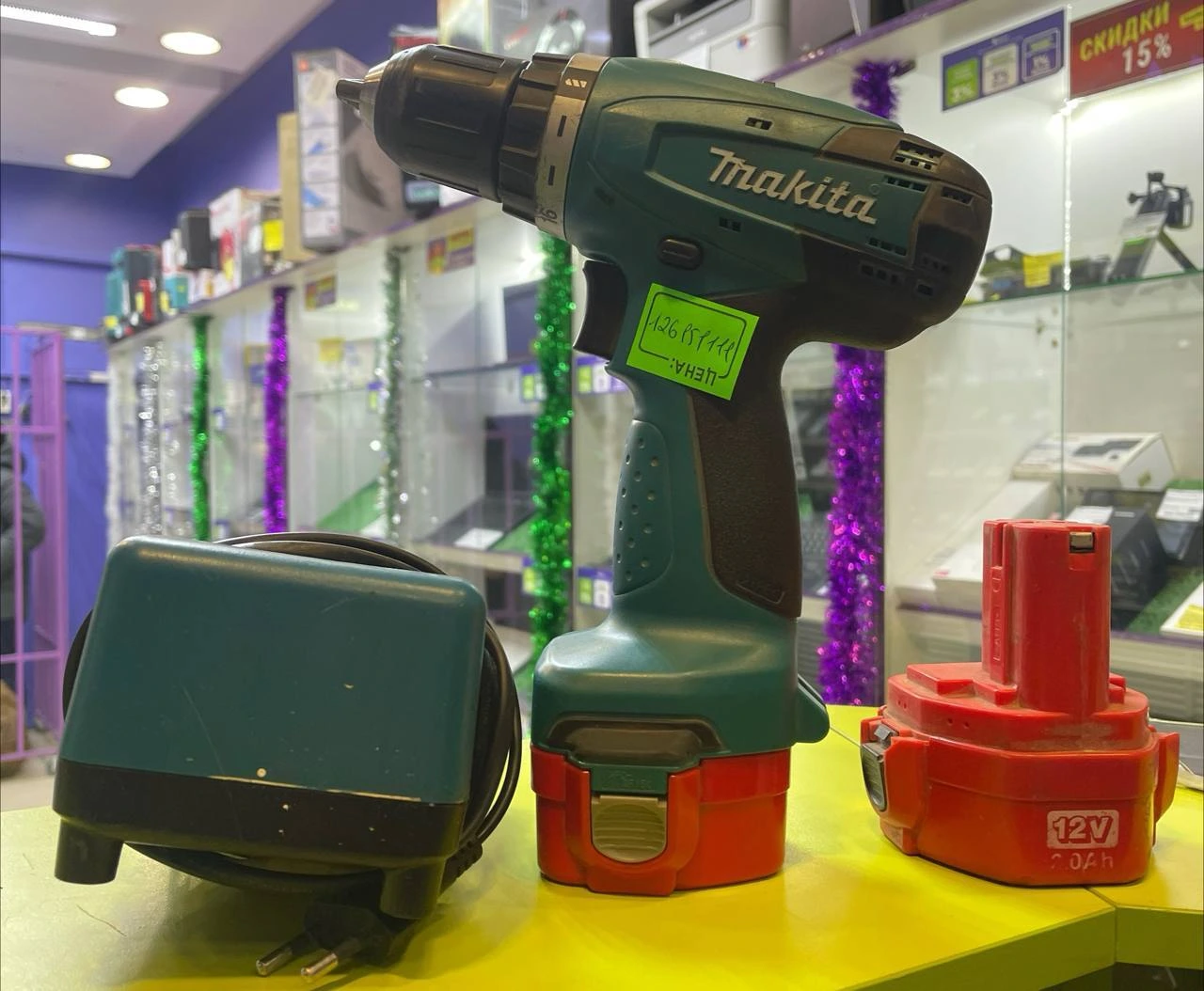 Аккумуляторная дрель-шуруповерт Makita 6271 DWPLE