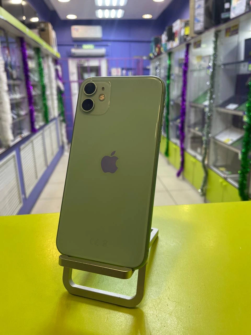 iPhone 11, 64 ГБ, зеленый, 4 ГБ