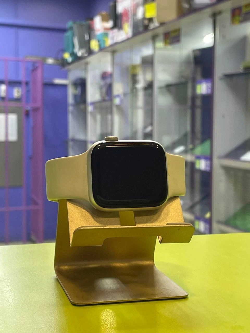 watch SE2 44mm