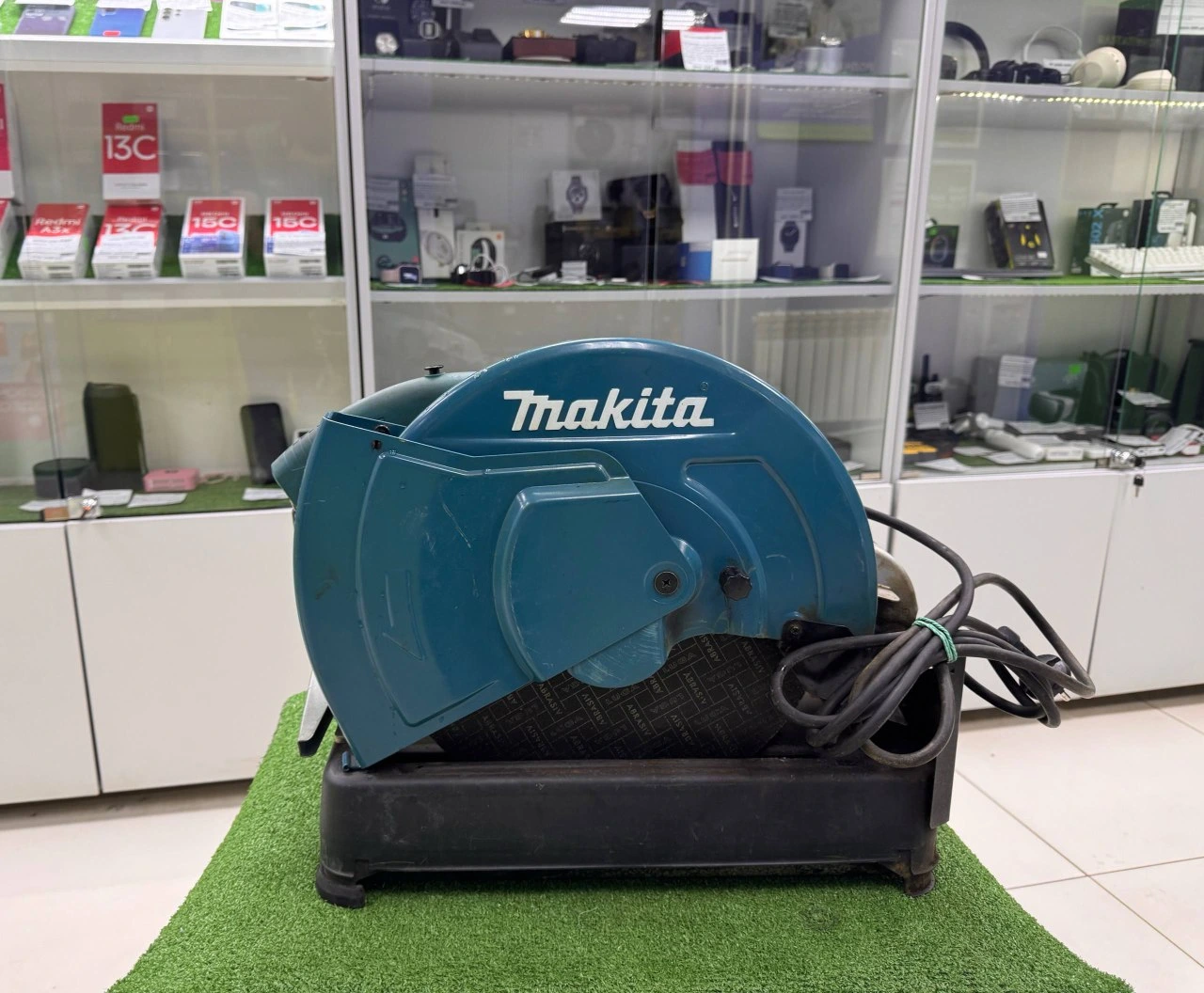 Пила отрезная по металлу Makita LW 1401
