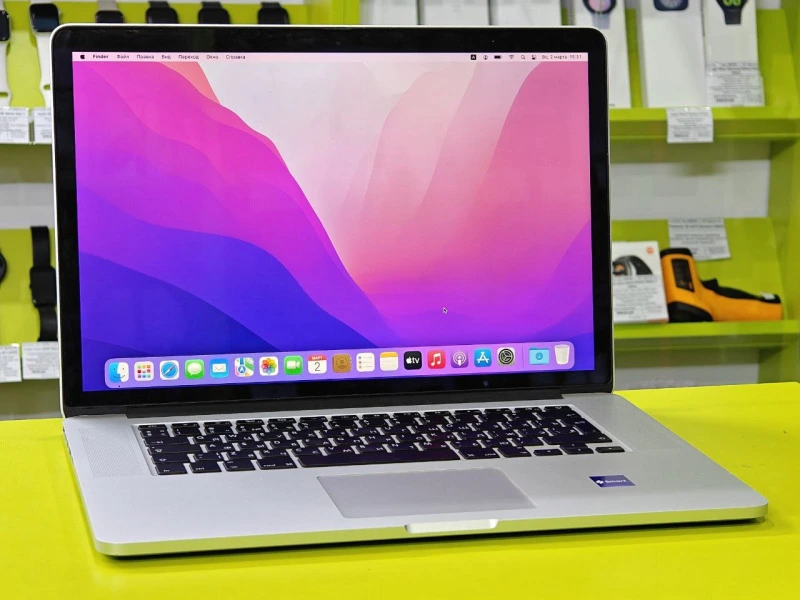 ноутбук Macbook Pro 250 gb**