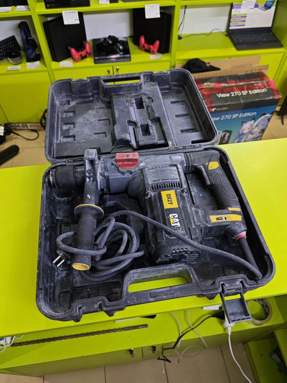 Перфоратор CAT DX27