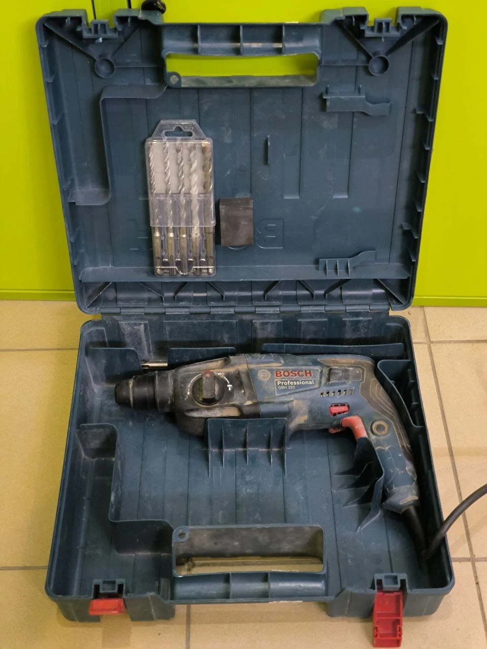 Перфоратор Bosch GBH 220