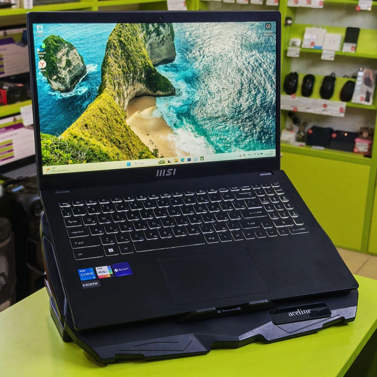 Ноутбук MSI