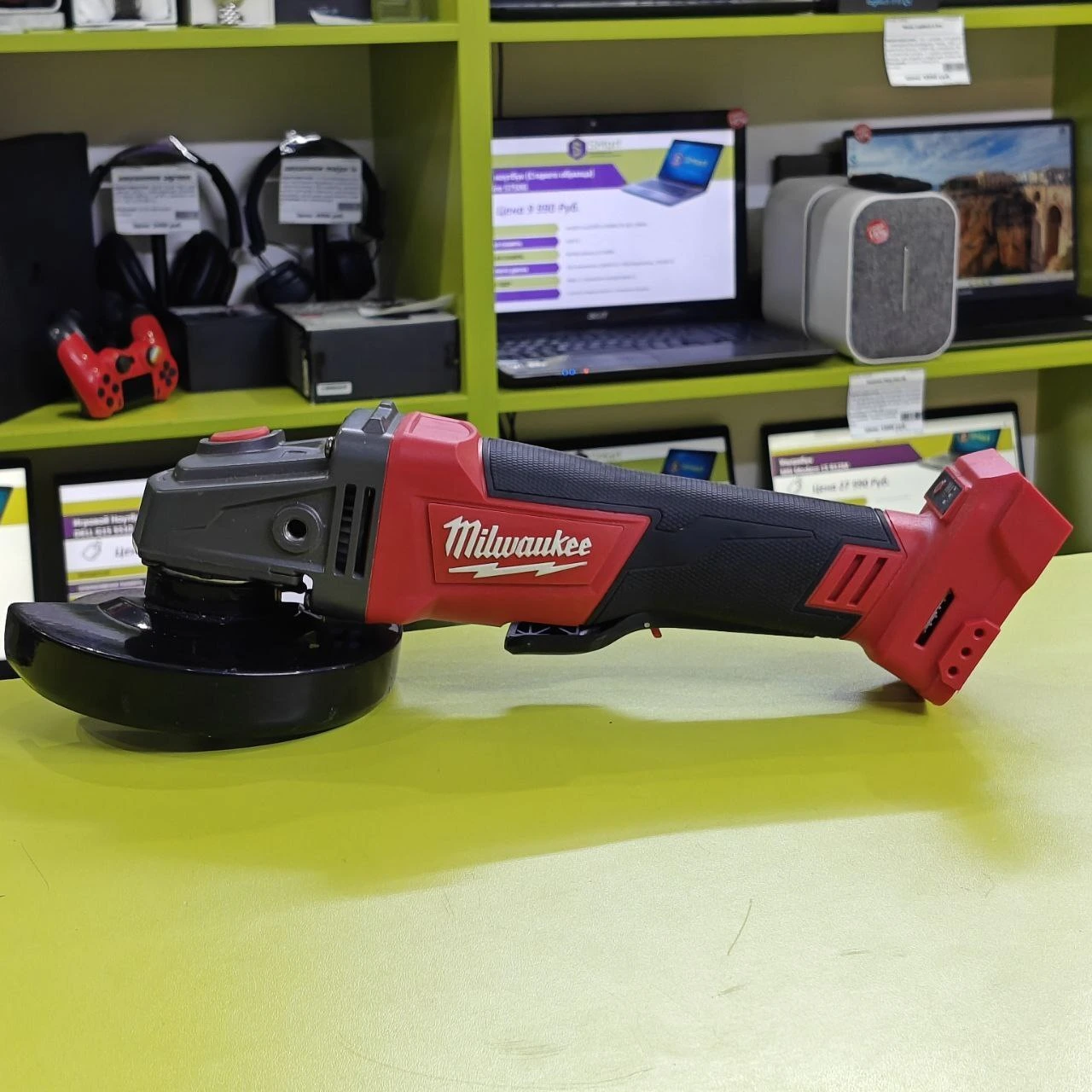 Аккумуляторная угловая шлифмашина Milwaukee M88 FSAG125XB