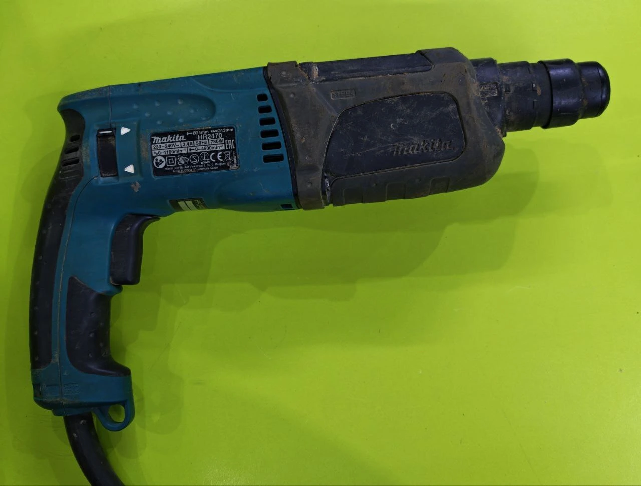 Перфоратор Makita HR2470