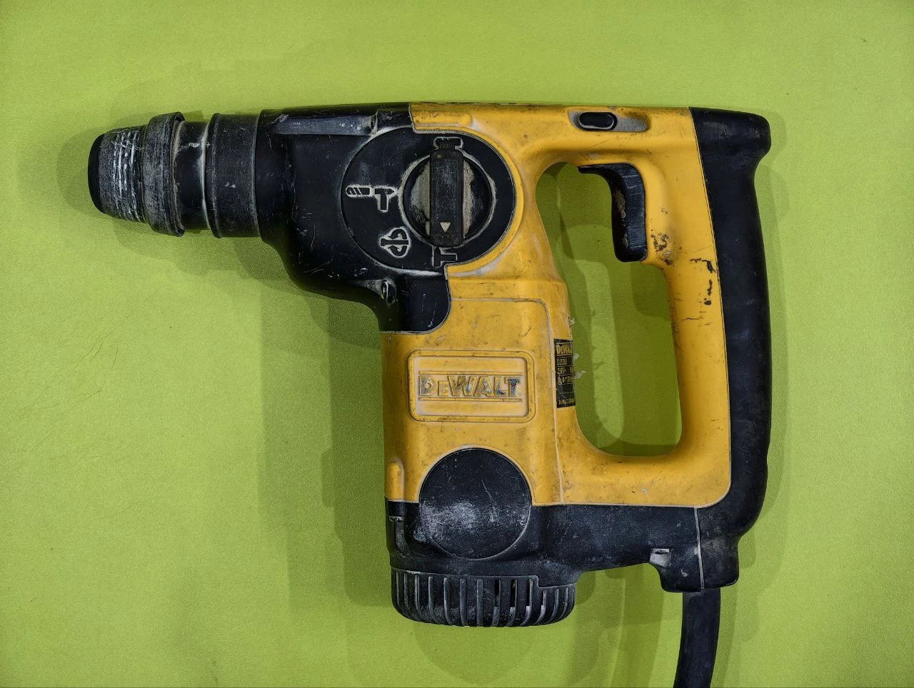 Перфоратор DeWalt D25303