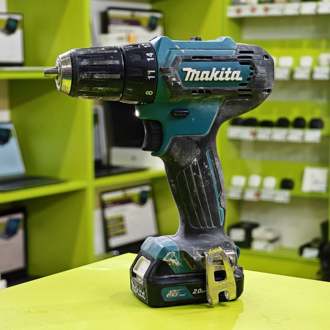 Дрель-шуруповерт Makita DF333D