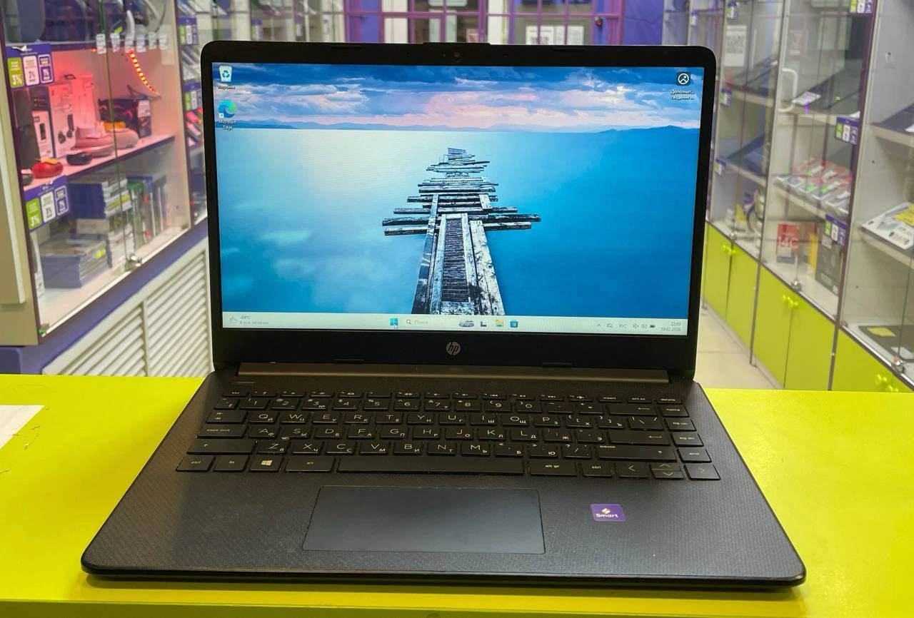Ноутбук HP Laptop 14s-fq0084ur