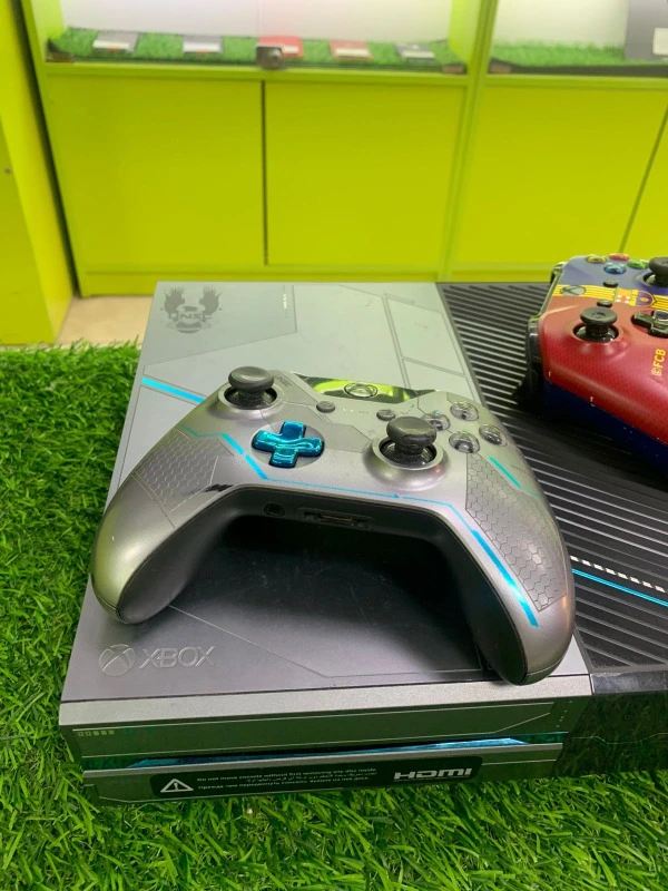 Xbox one 1tb 1540m
