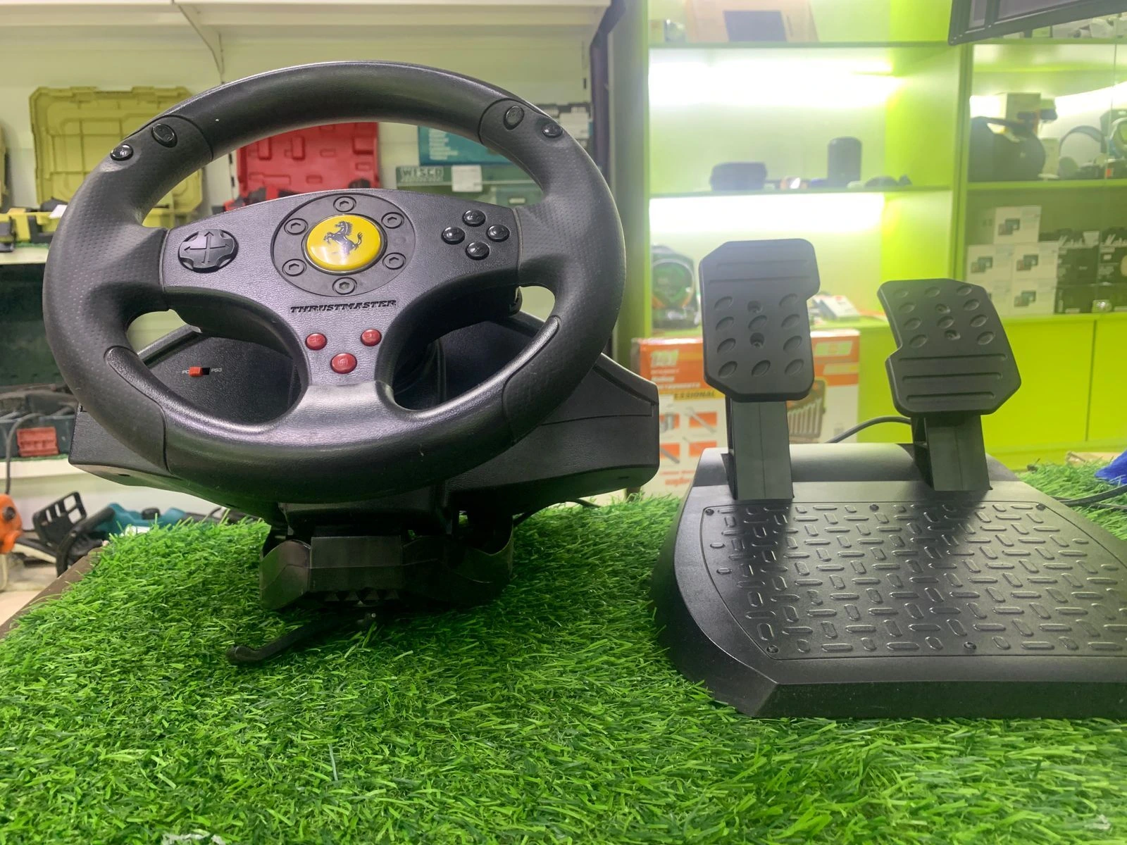 Руль Thrustmaster Ferrari