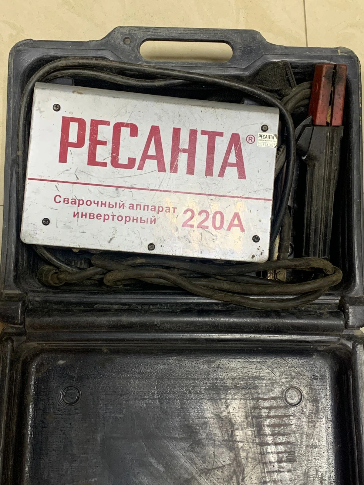 Сварочный инверторный Ресанта САИ-220**