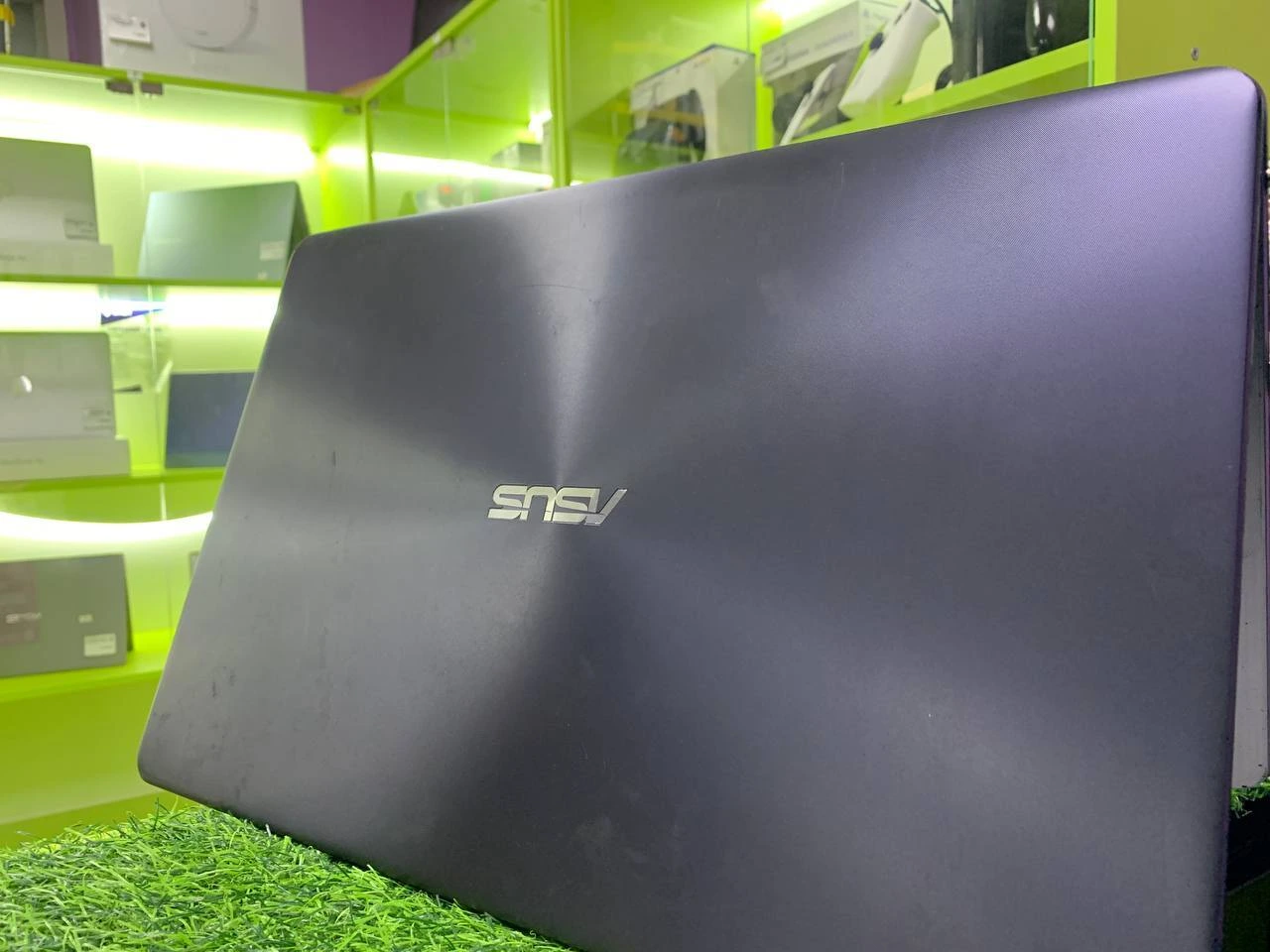 Asus vivobook 17 x705u
