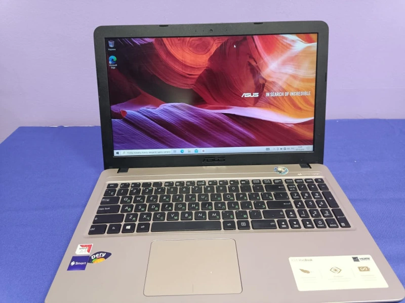 Ноутбук ASUS F540B