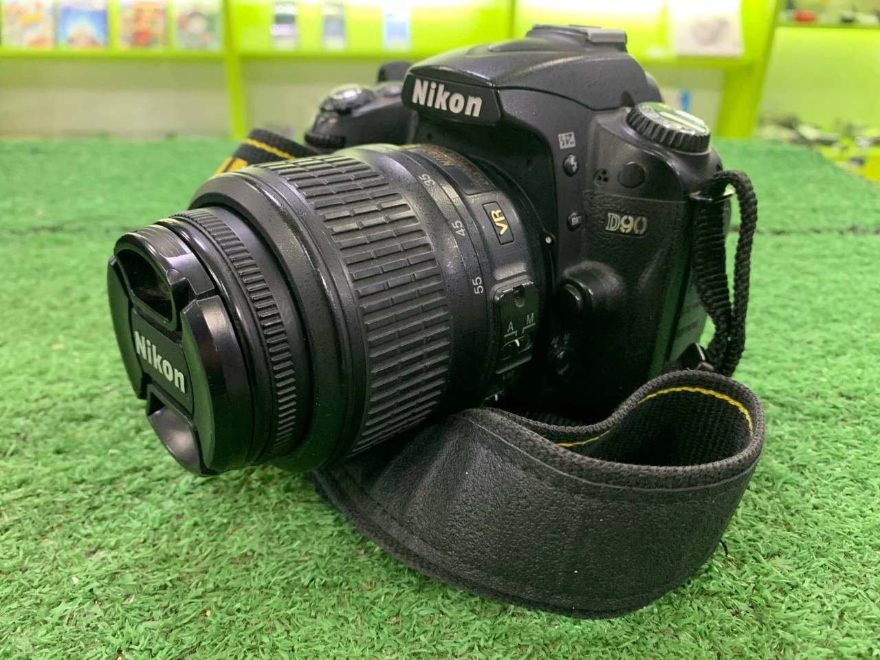 Зеркальная камера Nikon D90 Kit 18-105mm VR