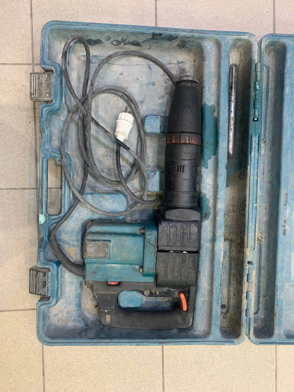 Отбойный молоток makita hm1214c