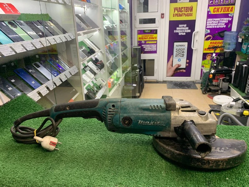 Болгарка Makita ga9020
