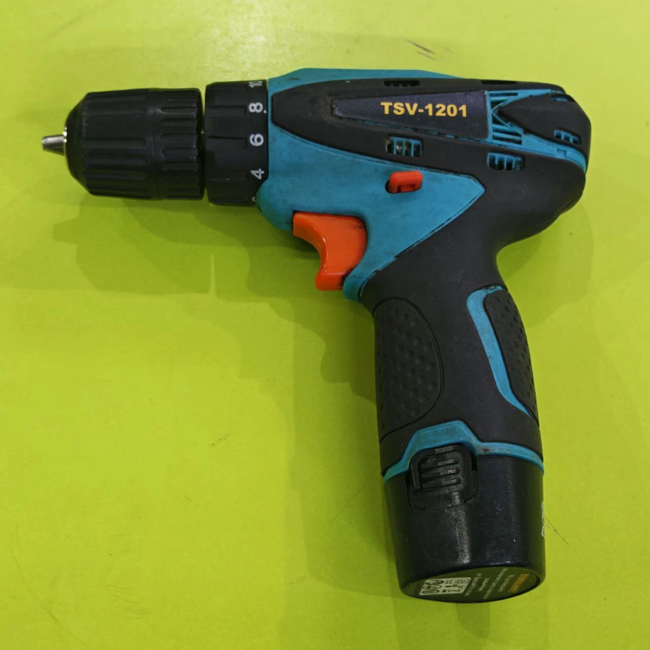 шуруповерт TSV-1201
