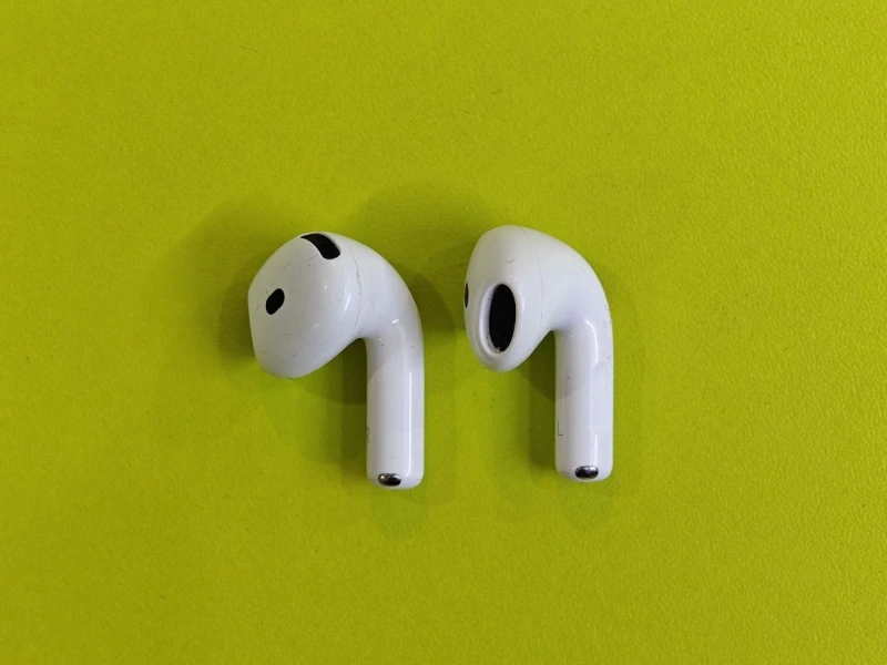 AirPods 4