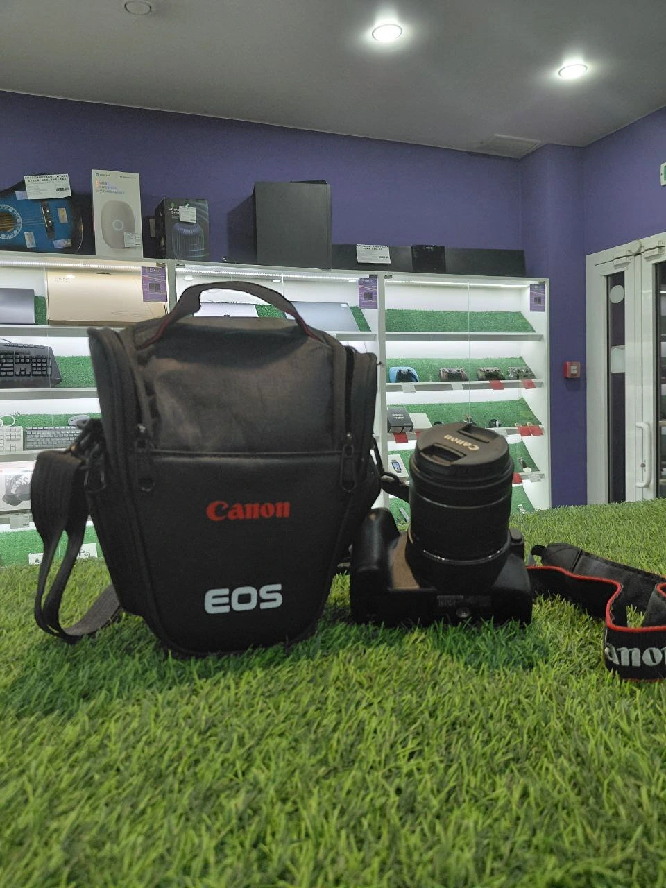 Canon EOS 250D Kit 18-55mm