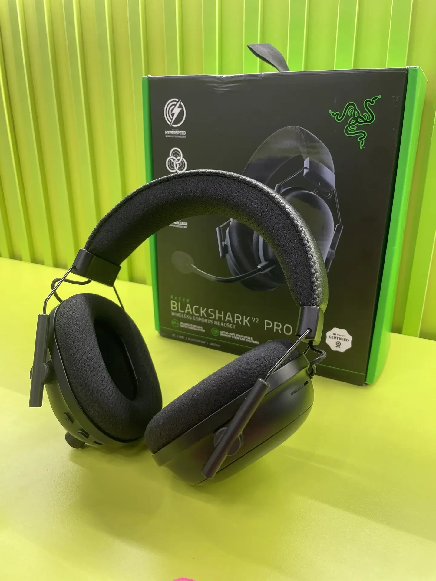 Беспроводные/проводные наушники Razer BlackShark V2 Pro