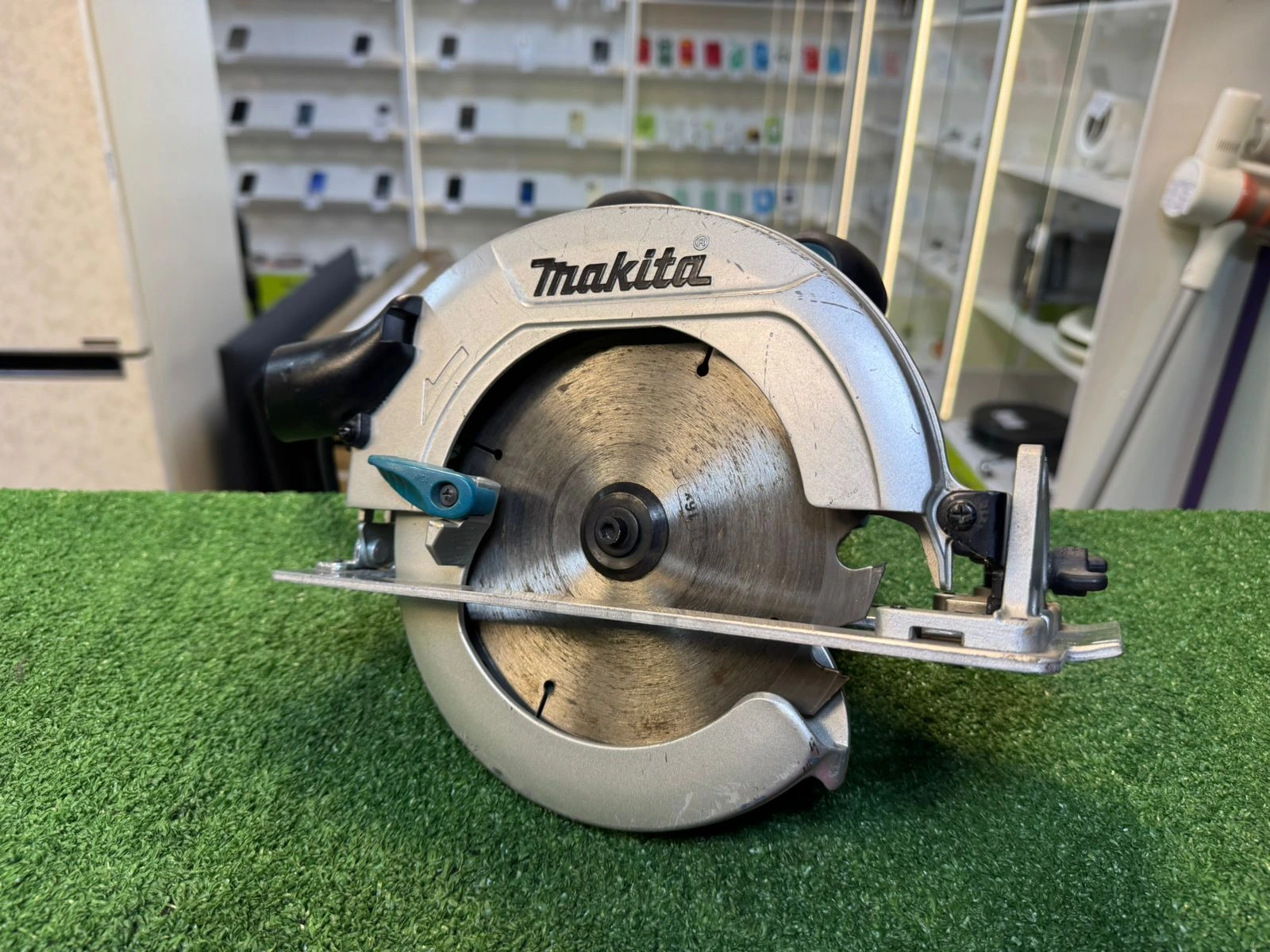 Торцевая пила Makita HS7600, 1200 Вт
