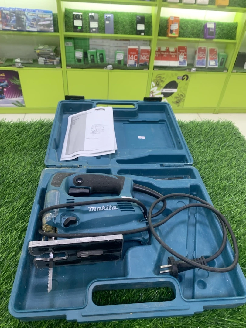 Лобзик Makita 4329