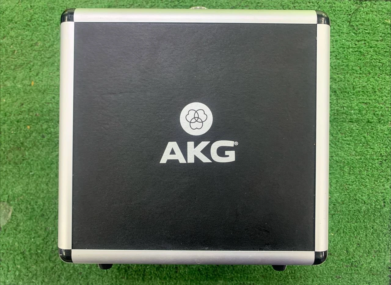 Микрофон AKG P220
