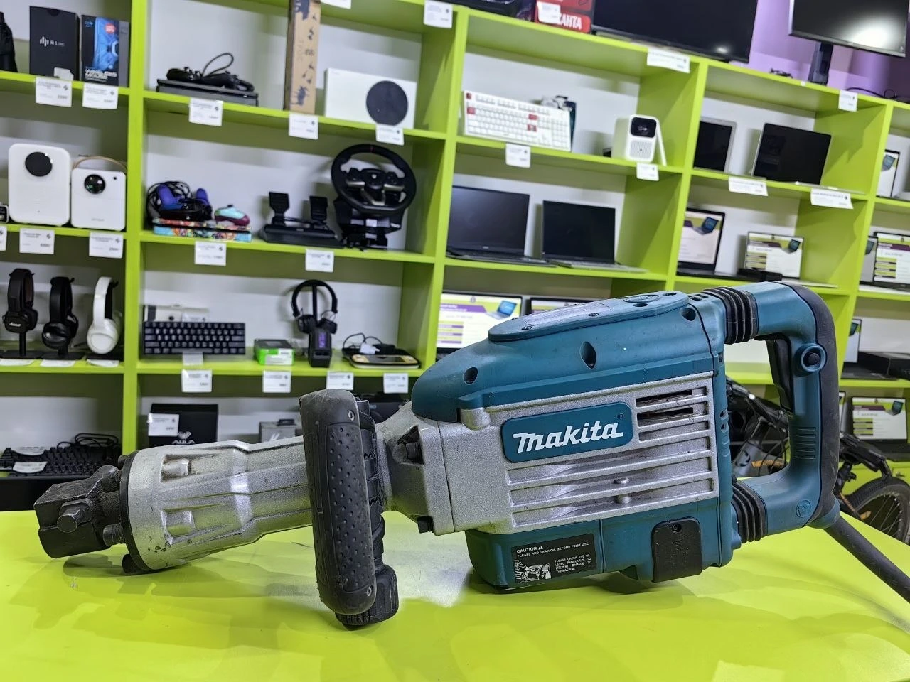Отбойный молоток Makita 3125 1800Вт