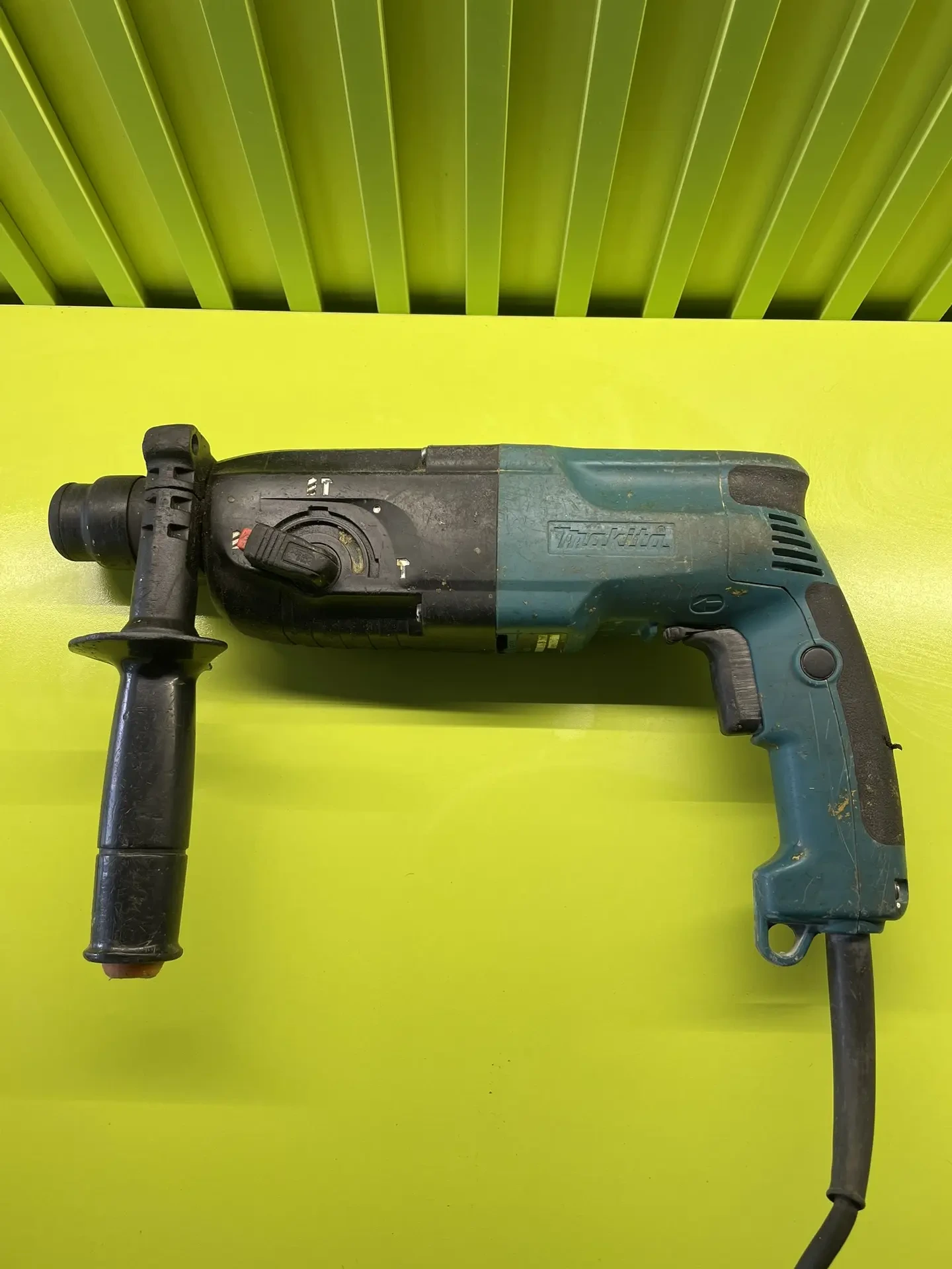 Перфоратор Makita HR 2450