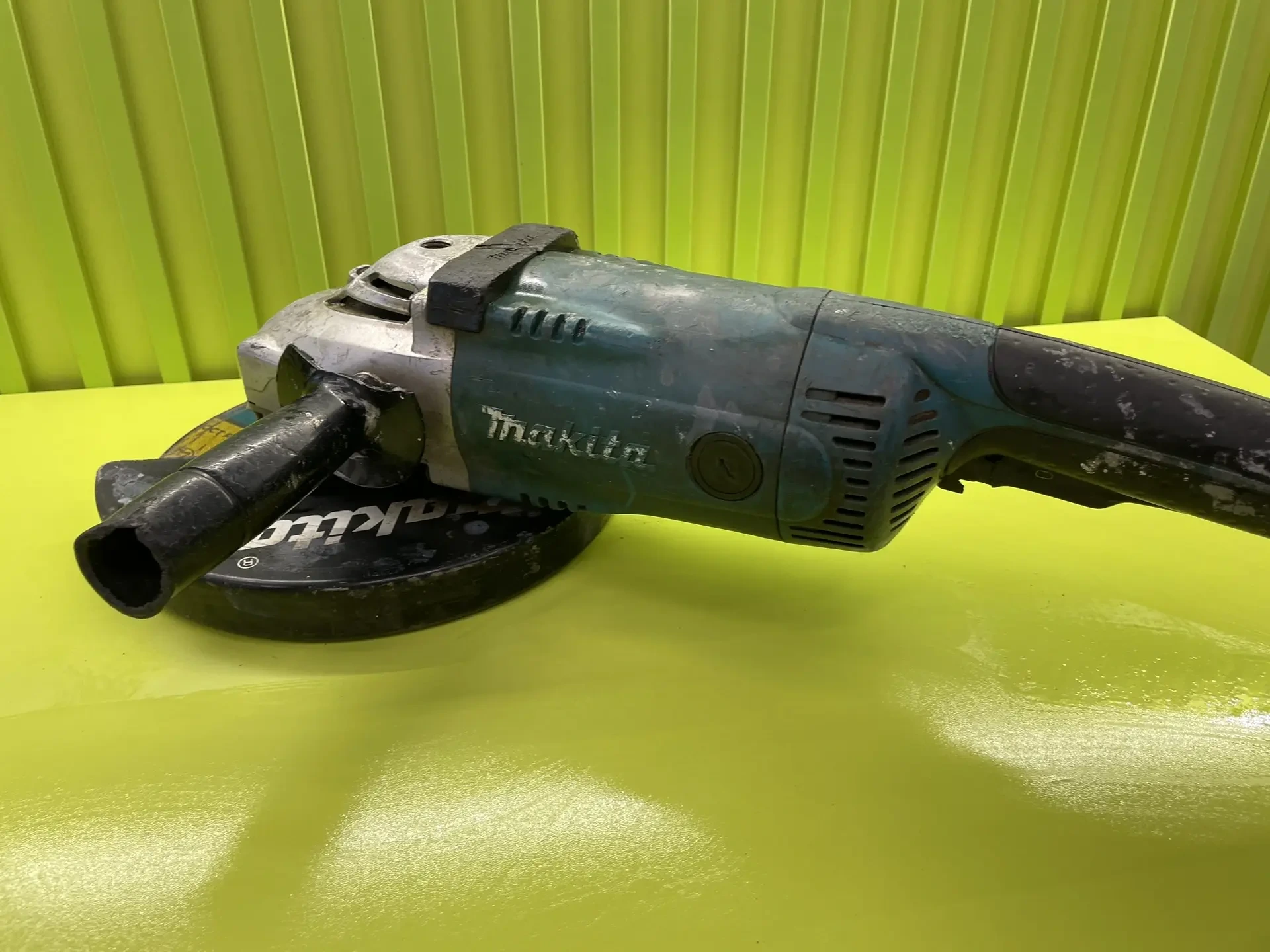 УШМ Makita 9020