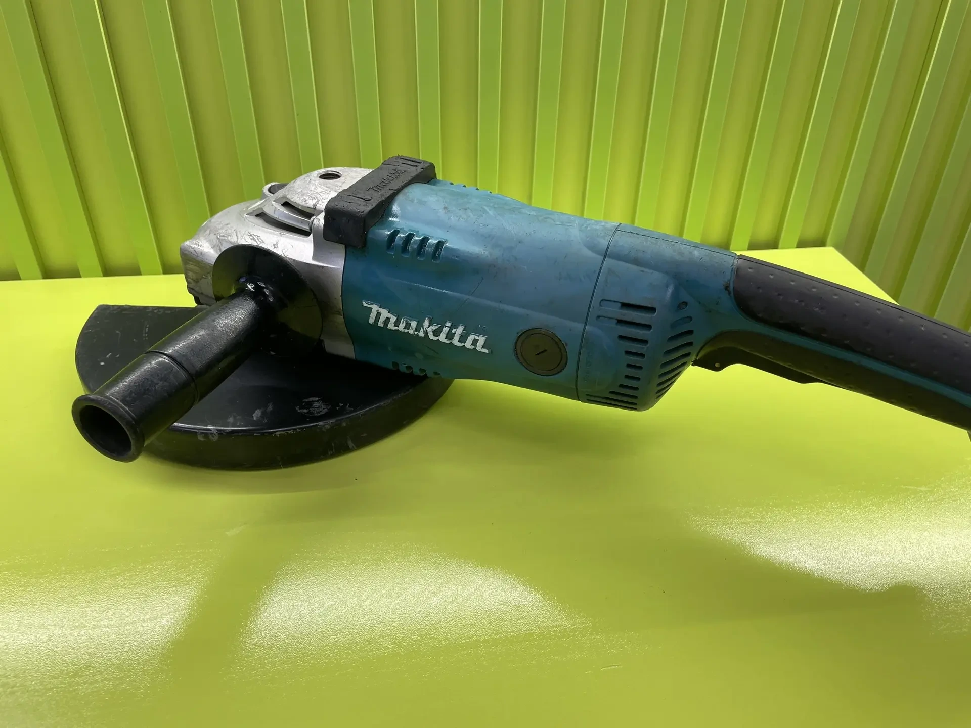 УШМ Makita GA9020S