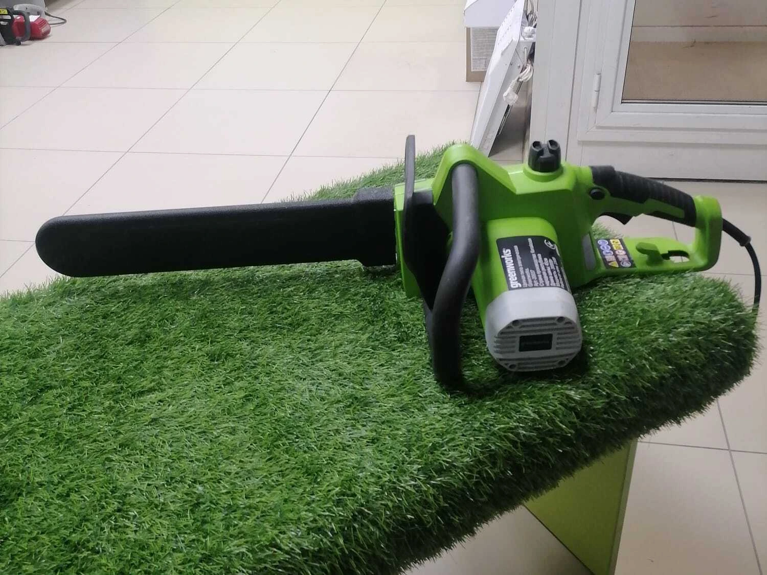 Цепная электрическая пила greenworks 20037